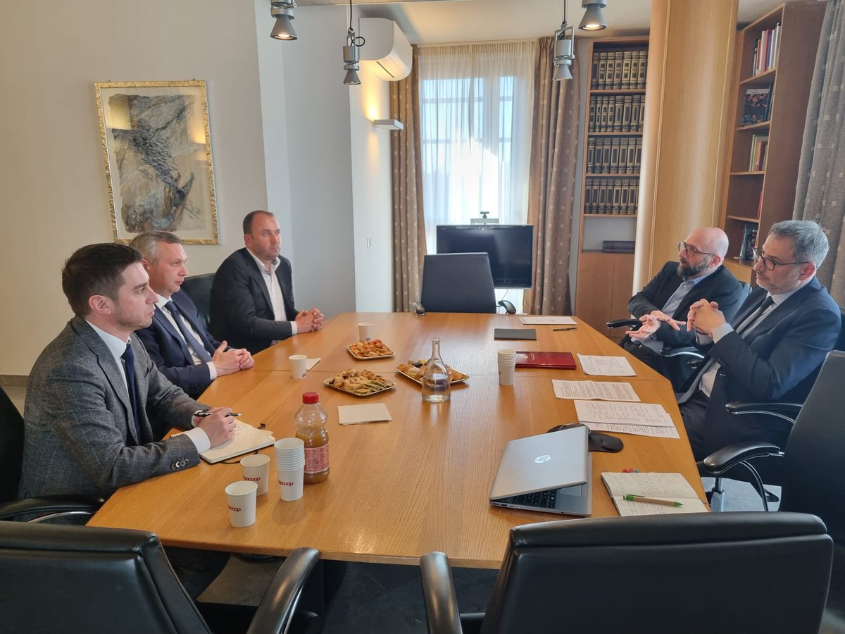 🇺🇦🇮🇹#Ucraina

Incontro tra #Legacoop e l'ambasciatore in Italia <a href="/melnyk_yaroslav/">Yaroslav Melnyk</a> 
🤝Costruire collaborazione tra imprese ucraine e cooperative italiane per la ricostruzione
👉legacoop.coop/quotidiano/202…
<a href="/UKRinIT/">Ukr Embassy to Italy</a> <a href="/SGamberini/">Simone Gamberini</a> <a href="/a_laguardia/">Andrea Laguardia</a> <a href="/LegacoopPeS/">Legacoop Produzione e Servizi</a>  <a href="/Halieus_/">Haliéus</a> <a href="/ItalyMFA/">Farnesina 🇮🇹</a> <a href="/ZelenskyyUa/">Volodymyr Zelenskyy / Володимир Зеленський</a>