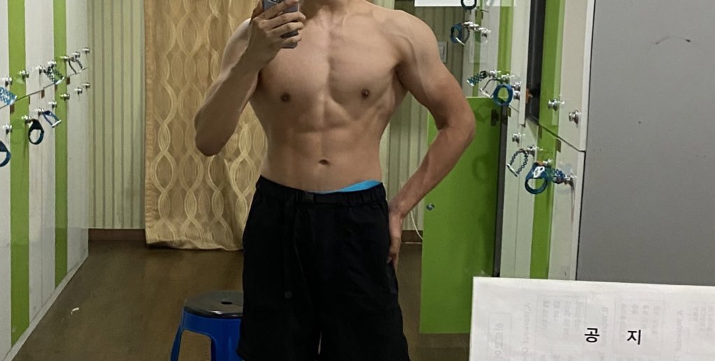 Hellin0's tweet photo. 연약한 몸😕

#러버 https://t.co/u2c9GlQpdV