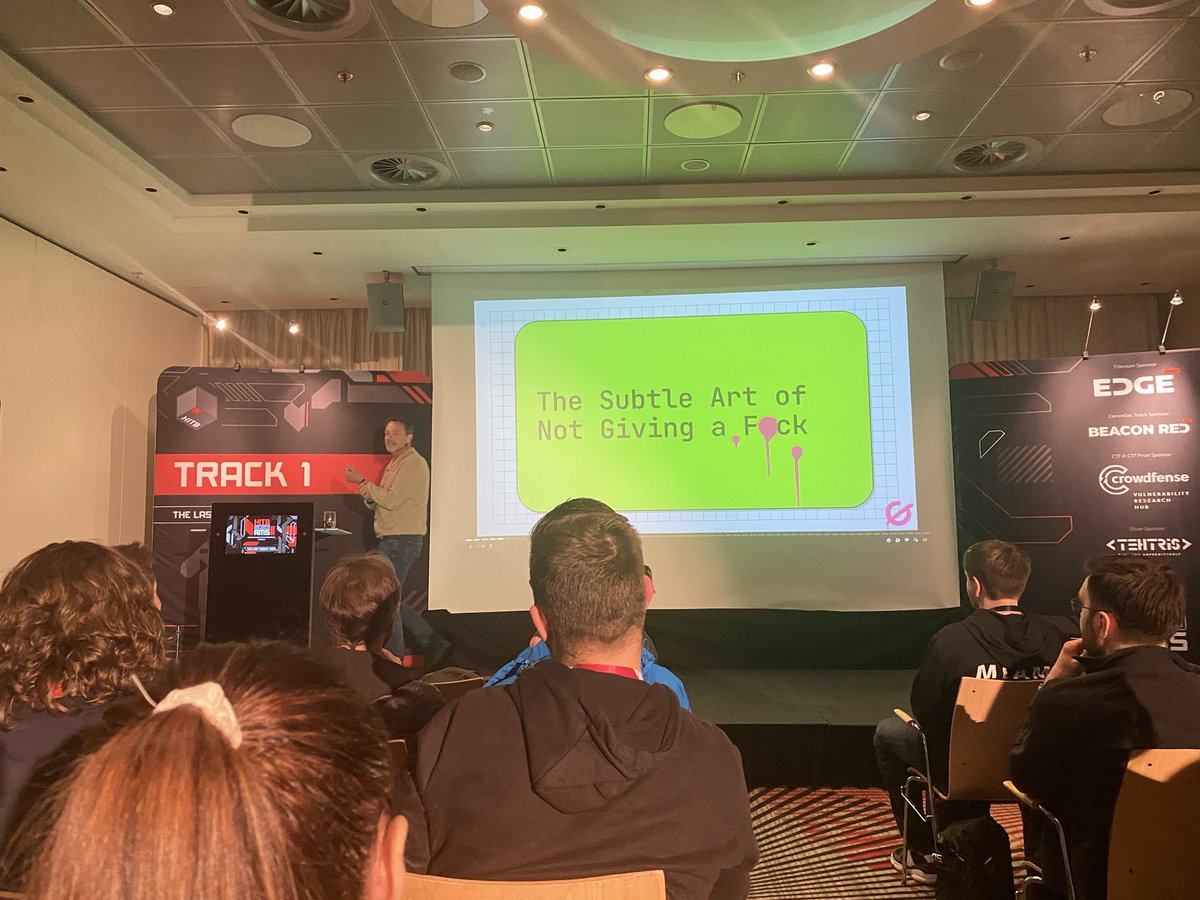 Gelak's tweet photo. Mastering the art
#HITB2023AMS https://t.co/2pwIWE8ii8