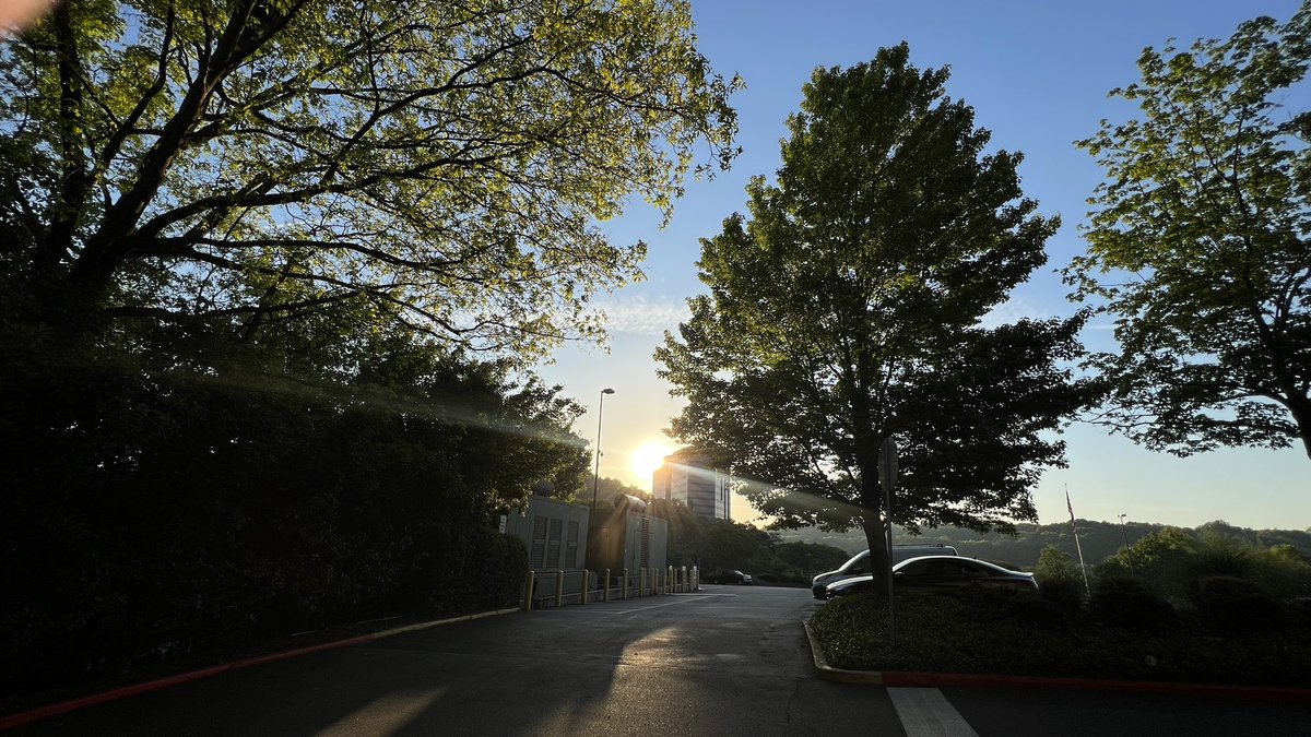 atlsat's tweet photo. Beautiful start to #ThrashersThursday #Thursday #ATL #AtlantaGa #Atlanta #Sunrise https://t.co/lSTF468ZCO