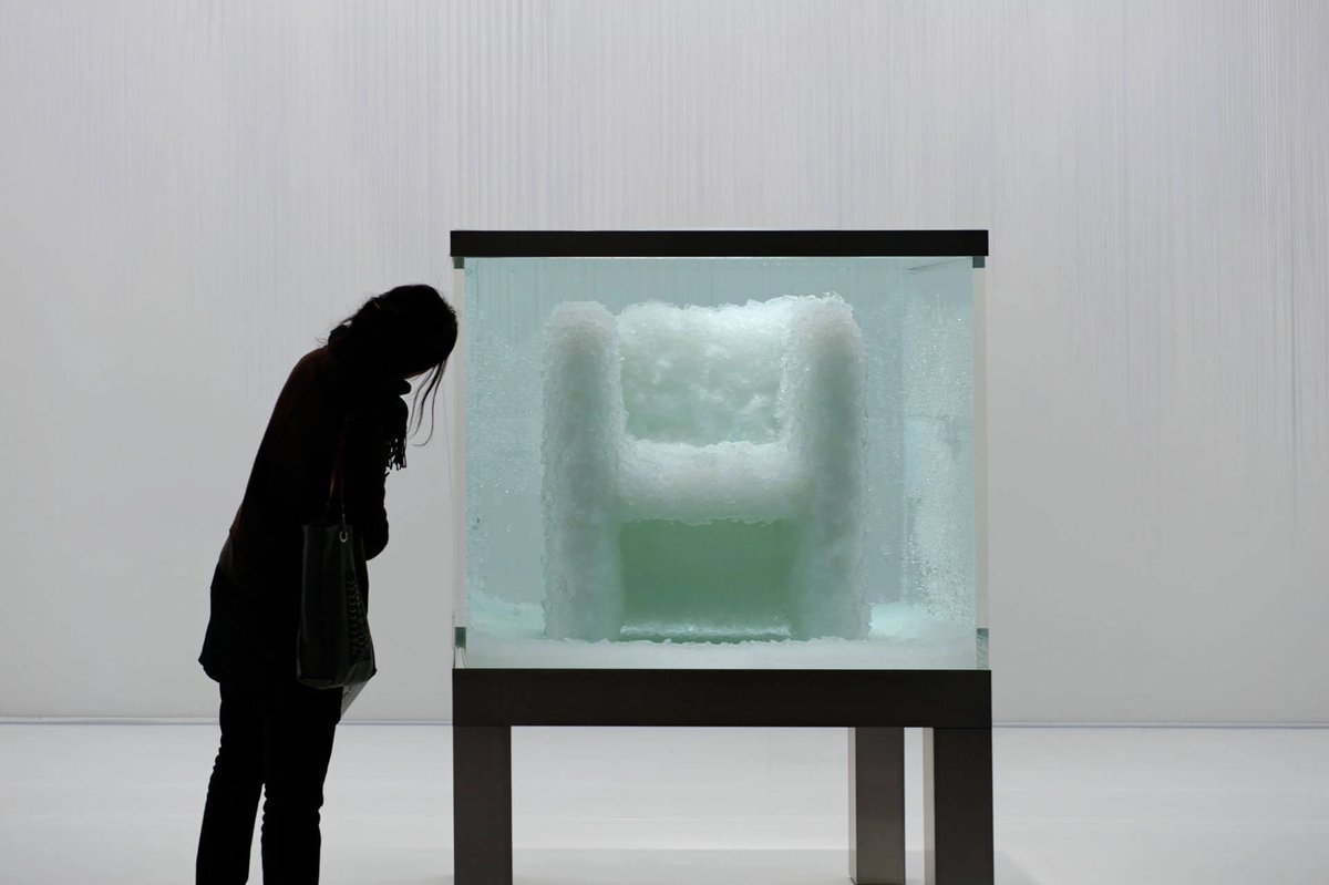 journaldesign's tweet image. La chaise Venus de Tokujin Yoshioka exploite le pouvoir de la nature
À découvrir en images ici : bit.ly/41qdFnF

#design #crystalline #furniture #chair #nature #beauty #innovation
