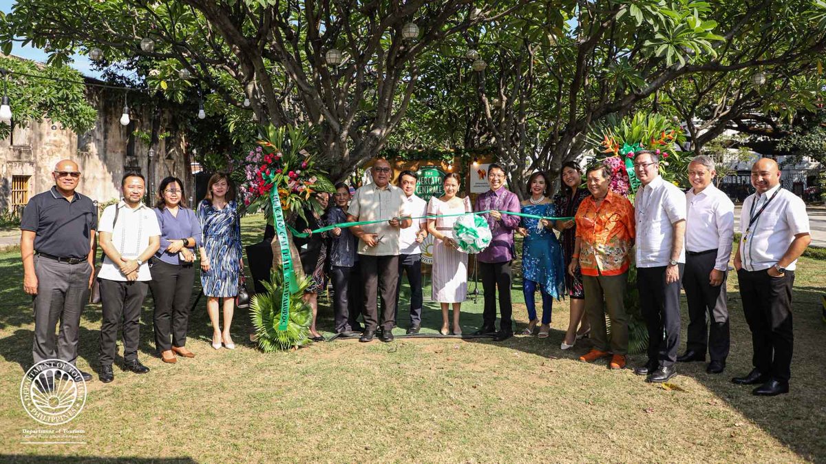 TourismPHL's tweet photo. Officials of the  DOT and Intramuros Administration (IA) have jointly inaugurated the much-awaited food market at the Plaza Moriones, Fort Santiago in Intramuros on Tuesday (April 18). https://t.co/rhSLcK2OYc