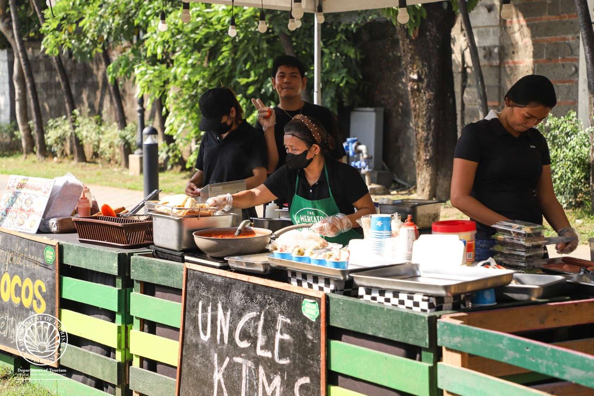 Officials of the  DOT and Intramuros Administration (IA) have jointly inaugurated the much-awaited food market at the Plaza Moriones, Fort Santiago in Intramuros on Tuesday (April 18).