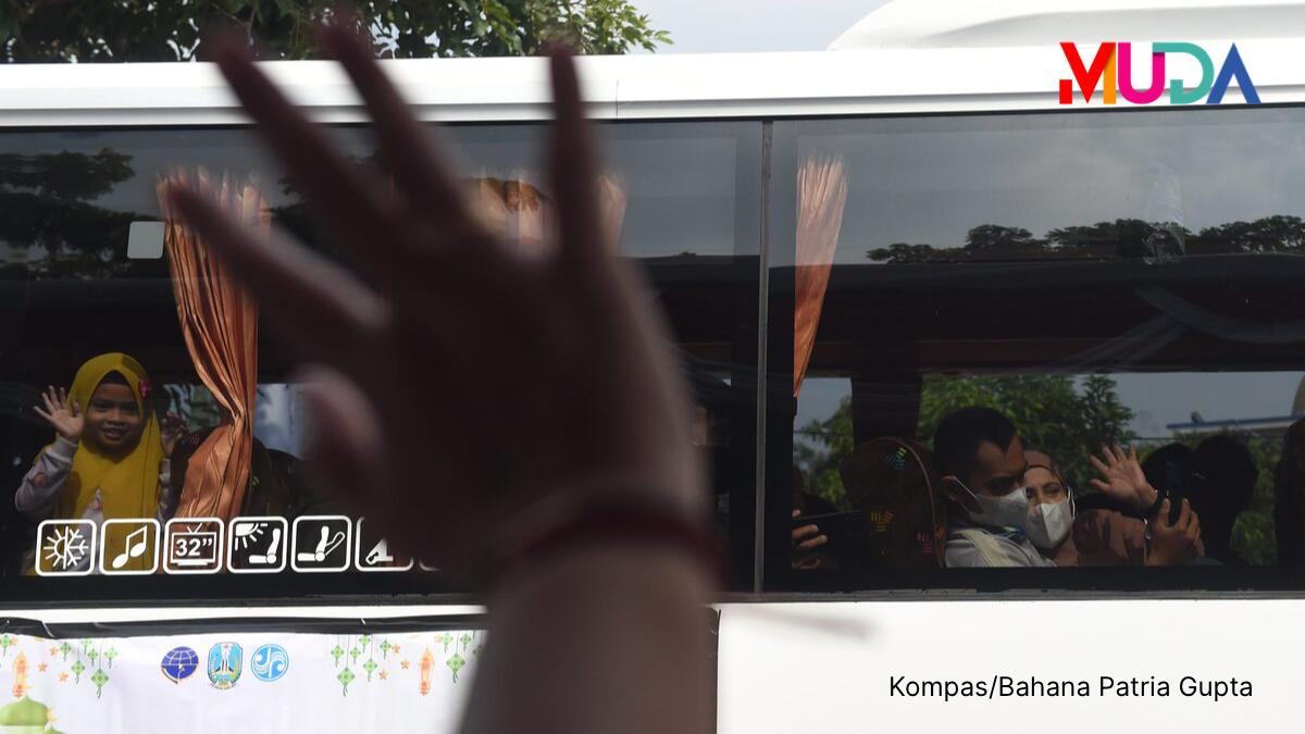 Mudik Lebaran menjadi momentum untuk bersilaturahmi dengan keluarga dan kerabat di kampung halaman. Mudik pun dapat menjadi cara untuk memuaskan kebutuhan spiritiual dan psikologis seseorang, lo. #AdadiKompas #JabatErat #Lebaran2023