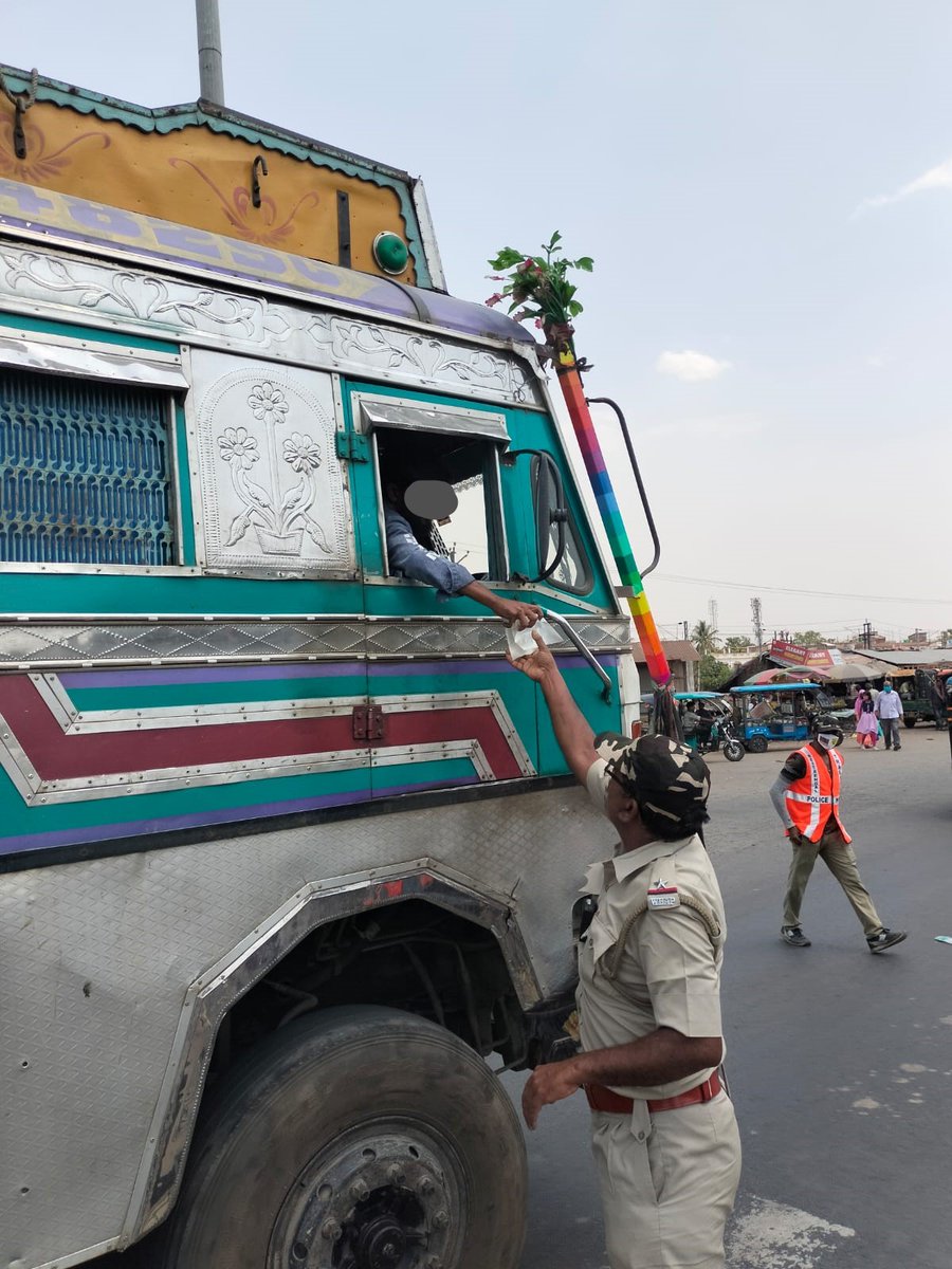 JangipurPolice's tweet photo. #WestBengalPolice
#JangipurPoliceDistrict
#WBP
#ApnarSatheApnarPase
#WeCareWeDare. https://t.co/5u2FFQ2Pl1