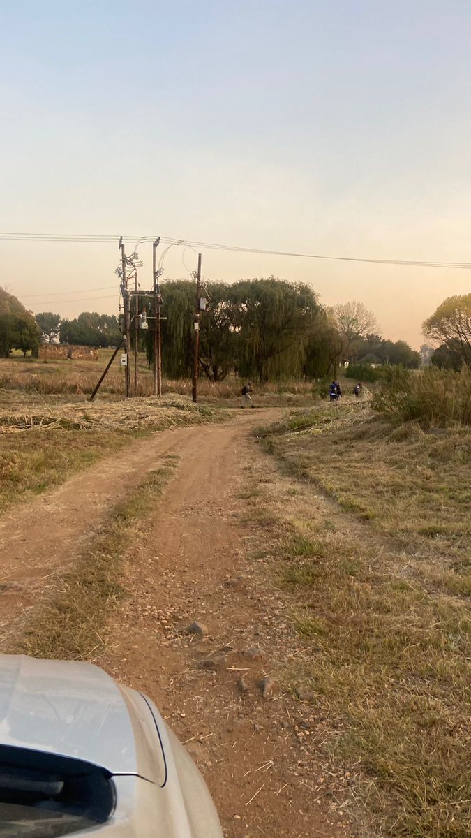 CenturionWestRA's tweet photo. Thank you @CityTshwane  Urban Forestry, for cutting the grass around the #Raslouw substation.
@tshwane_mayor #MakingChangeTogether #CenturionWestResidentAssociation #CWRA https://t.co/cz304dF9HX