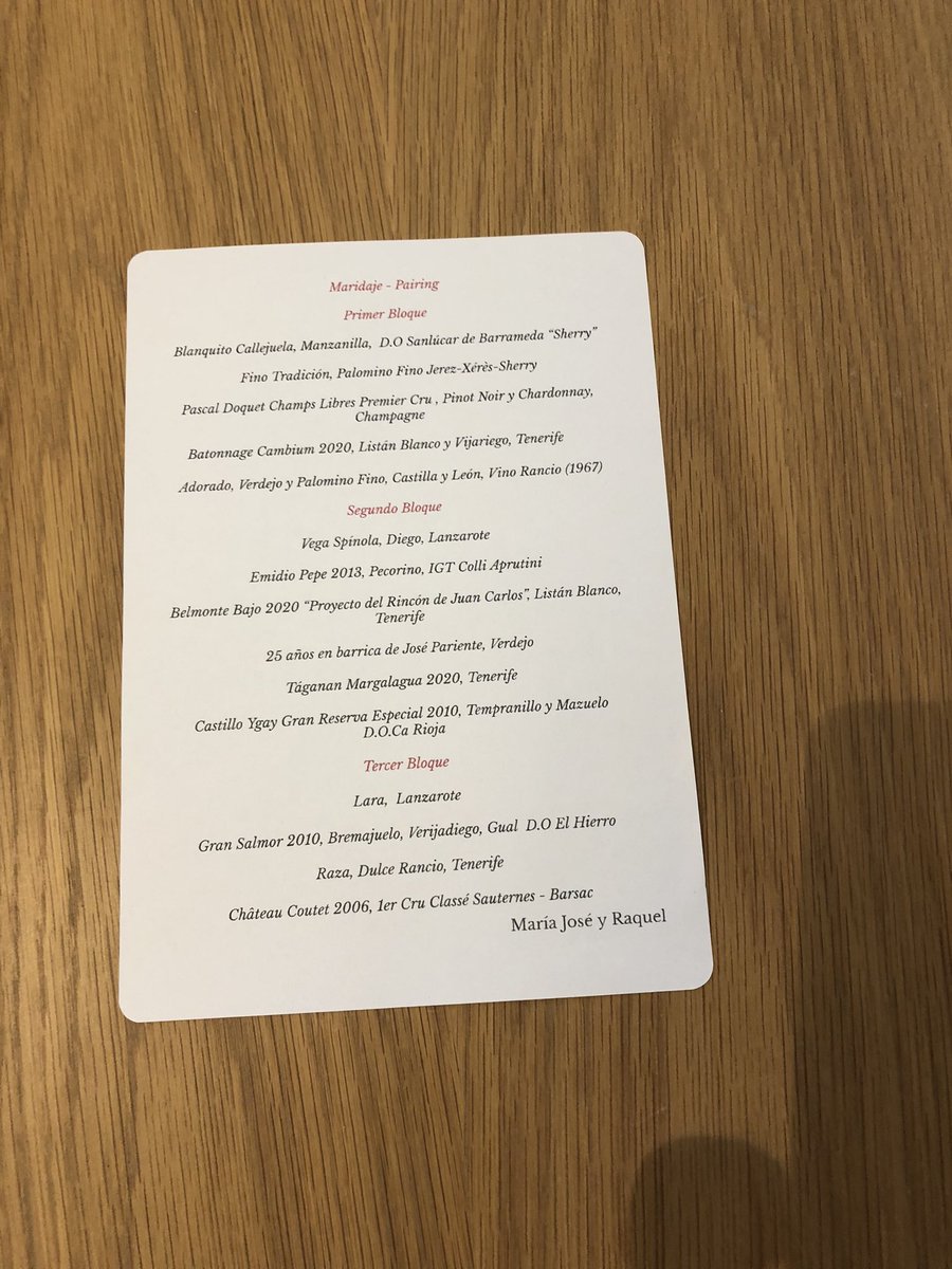 Y en <a href="/elrincondejc/">El Rincón de Juan Carlos</a> el gran trabajo de María José y Raquel dirigiendo la sala con eficacia y discreción y manejando una excelente bodega con protagonismo de los vinos canarios pero abierta al mundo. Esta fue la selección que nos hicieron anoche para acompañar el menú.