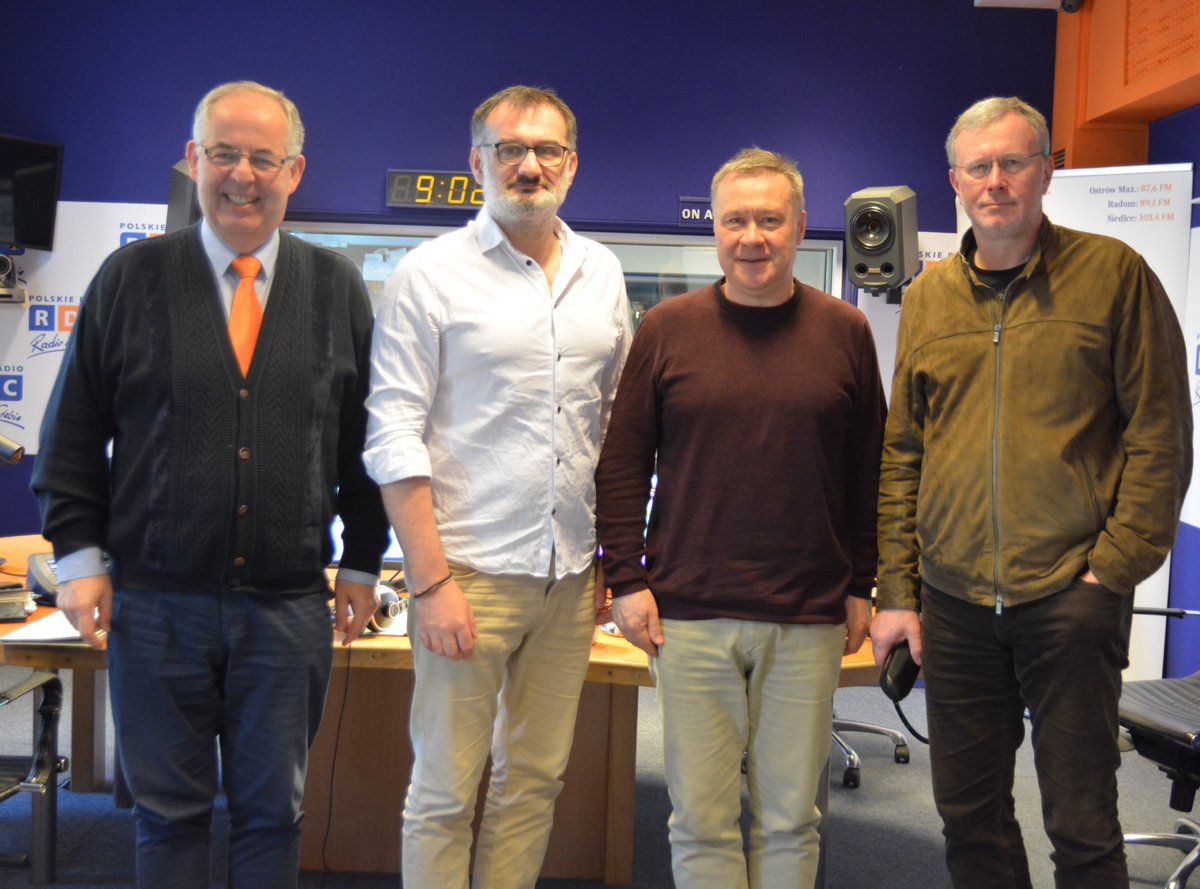rdcpolskieradio's tweet photo. #Komentatorzy w Poranku RDC. Gośćmi @gchlasta byli: @ptgrzbw (@niedziela_pl), @jwlodarczyk i Bogusław Chrabota (@rzeczpospolita)

Posłuchaj podcastu: https://t.co/eillHAivq9 https://t.co/dXBIMnyXYw