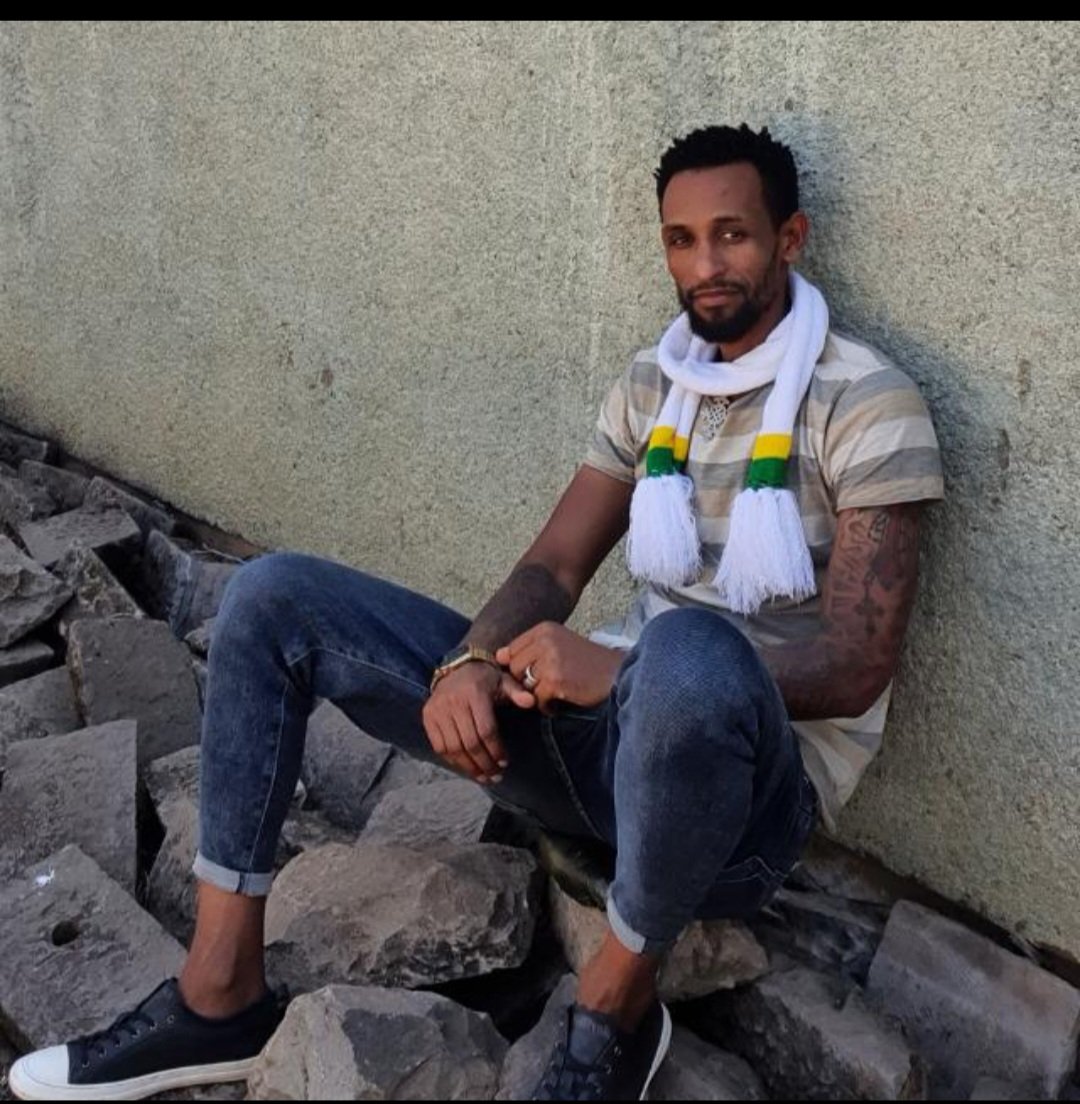 ደቡብ አቅጣጫ ነው!! ጉራጌ ክልል ነው!! በሚለው ለጉራጌ መብት ሲታገል  የምናውቀው 
ወንድማችን ጠንክር ( ሳዊ ወልቂጤ) ትላንት ከአዲስ አበባ መሳለሚያ አካባቢ በፖሊስ ተይዞአል። 💔

የጉራጌ መብት ታጋዮችን  ማሳደድ ማሰር ይብቃ!!!!