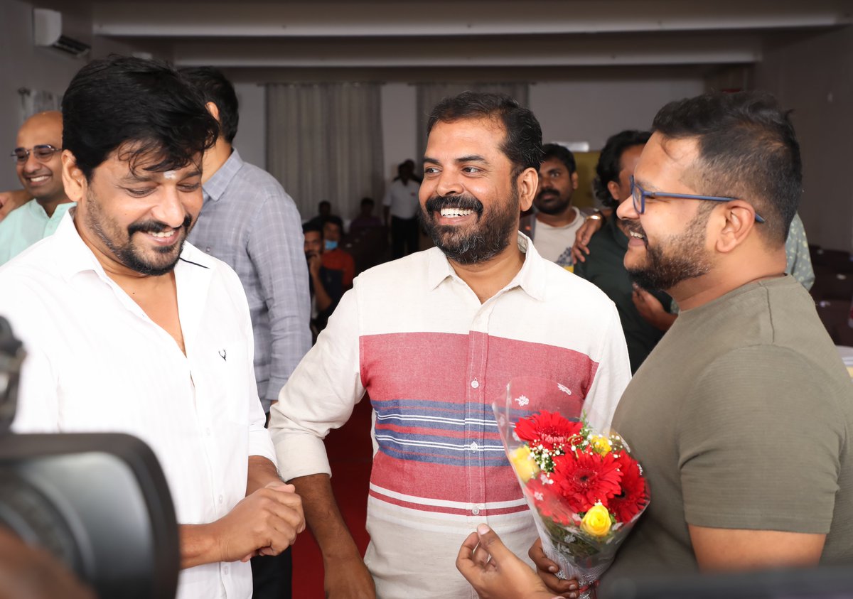 manimarannatraj's tweet photo. “Take a moment, enjoy a moment and be a moment”

@vidaarth_actor @GhibranOfficial https://t.co/ohbgiEfMzM