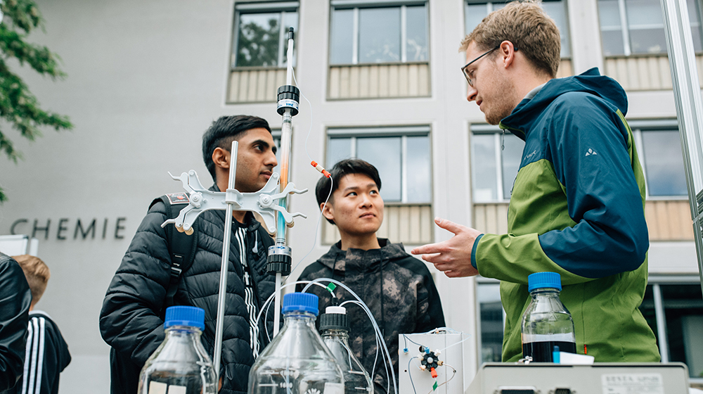 OVGUpresse's tweet photo. Probevorlesungen, Campusführungen, Laborbesuche: @OVGUpresse lädt #Studieninteressierte ein, am #Studieninfotag Wunschstudiengang zu finden u Berufs- bzw. Karrierewege zu planen.https://t.co/4owMiH9RK3 #SaveTheDate https://t.co/ZThFiaYhyA