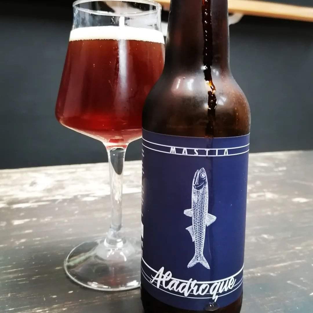 Albinegros17's tweet photo. #Maritima, #Aladroque y #Cantonal, en la Plaza San Francisco, en la cervecería #Mastia...🇩🇰🐟🚩 https://t.co/NvLXDUX5gf