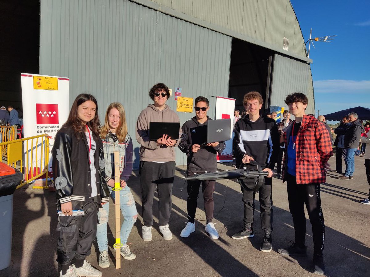 europa_ies's tweet photo. Tenemos pase d vuelo!! Nuestras alumnas/os del equipo #spaceMonkeyhan superado los requerimientos técnicos para el lanzamiento. #CanSat @EseroSp @educacmadrid https://t.co/pCdlhyWD9e