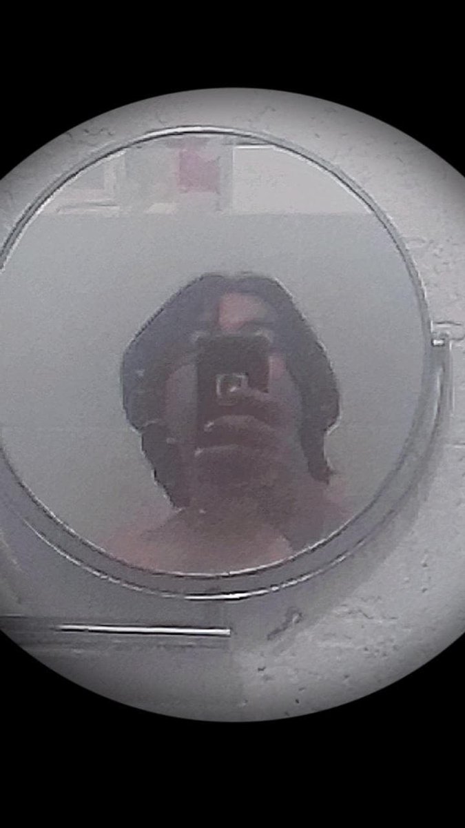 DevilFake2's tweet photo. un baño, una paja y a dormir 💤 https://t.co/9GI2E4tOGt