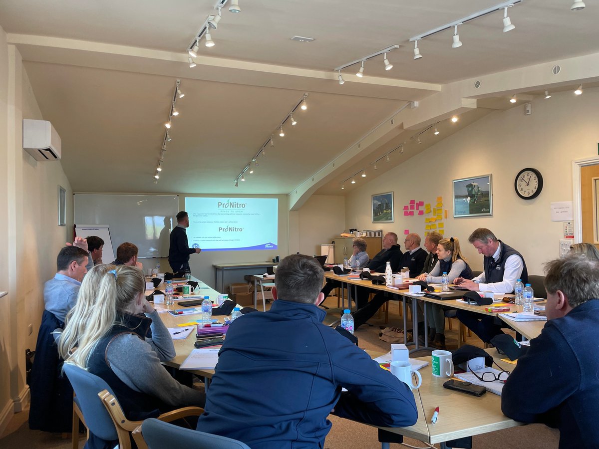 DLFSEEDS_UK's tweet photo. The long-anticipated temperature rise heralded a busy week for our Didbrook trials site, which hosted 40 people over two days for training sessions ππ± Really positive and creative discussions took place for the season to come. #DLFSeeds https://t.co/jZtFlGEbL8