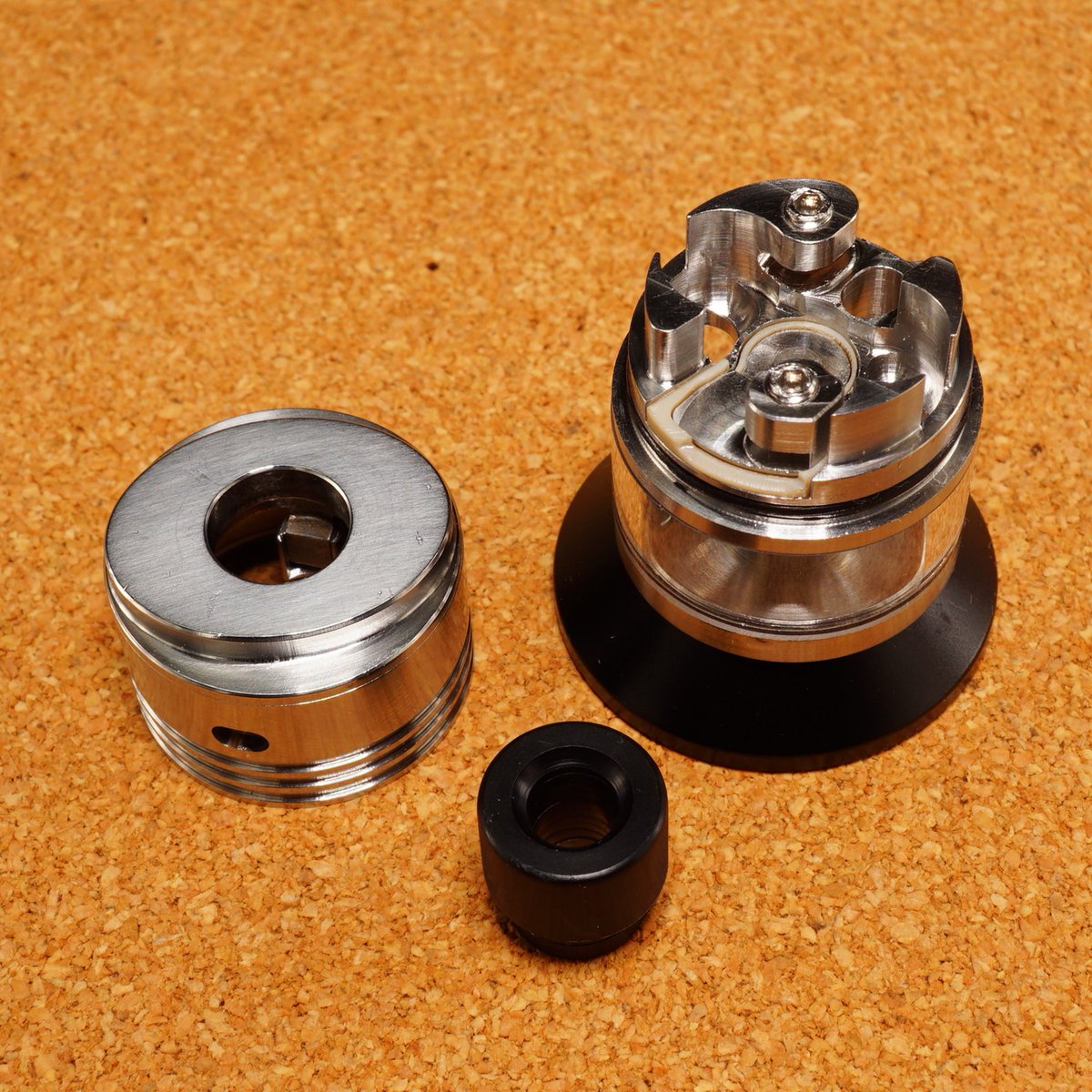 VAlphaline's tweet photo. Hellfire Mods(The Attysmith)|Saber-T RDTA 入荷!国内外で完売状態につき入手困難!微細な使用感及び小キズ等ございますがコンディションは悪くありません。純正 SS Tank 付属、是非この機会をお見逃し無く!😍😍😍DM大歓迎 #HellfireMods #SaberT #RDTA #Vape #vape好きな人と繋がりたい #vape放出 https://t.co/0ZArK0XZNi