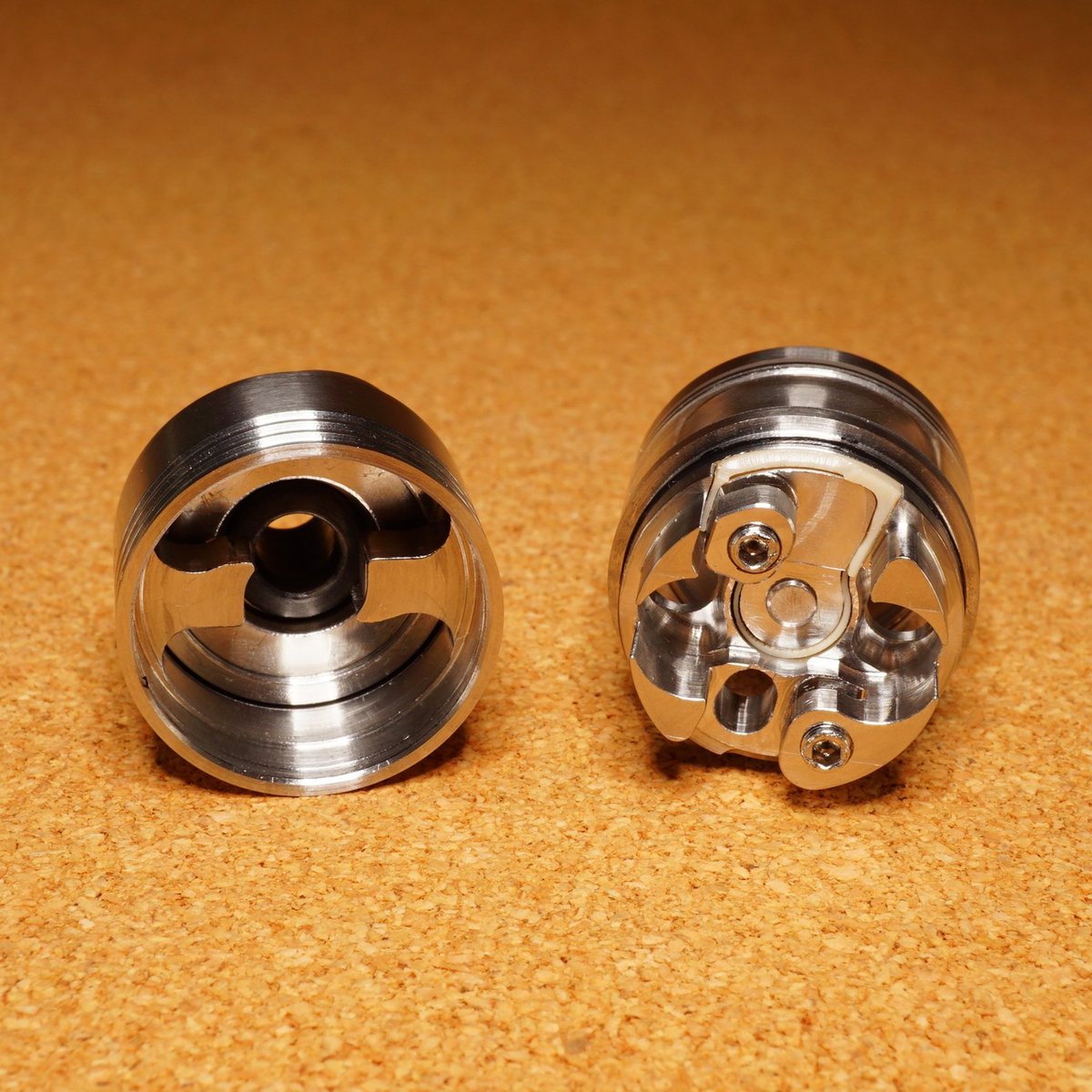 VAlphaline's tweet photo. Hellfire Mods(The Attysmith)|Saber-T RDTA 入荷!国内外で完売状態につき入手困難!微細な使用感及び小キズ等ございますがコンディションは悪くありません。純正 SS Tank 付属、是非この機会をお見逃し無く!😍😍😍DM大歓迎 #HellfireMods #SaberT #RDTA #Vape #vape好きな人と繋がりたい #vape放出 https://t.co/0ZArK0XZNi