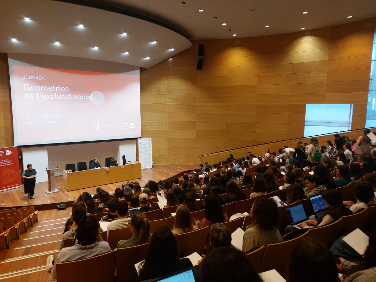 ecasacciosocial's tweet photo. 💥 Tret de sortida a la jornada Geometries de l'exclusió social!

Durant el matí, reflexionarem sobre les múltiples formes d'#exclusió social que pateixen moltes persones i sobre com treballen les entitats socials a #Lleida. https://t.co/yXdKMlQIUI