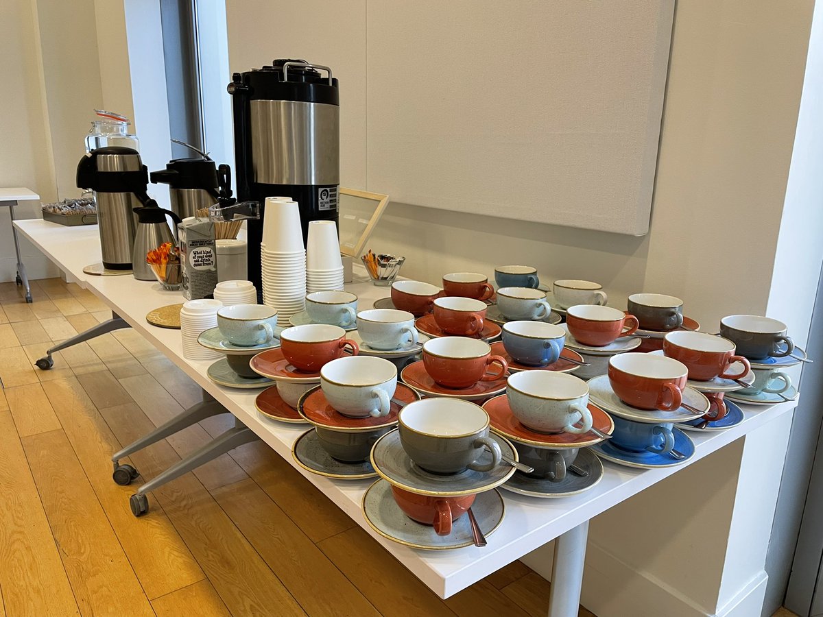 patlogullo's tweet photo. Excited to start another UK EQUATOR Centre Publication School!
We’re receiving our brilliant students, people very interested in transparency in health research reporting!
Thanks Saïd Business School for the nice venue for our first in-person #EqPubSchool after the pandemic! https://t.co/Hb5tmKNWJx