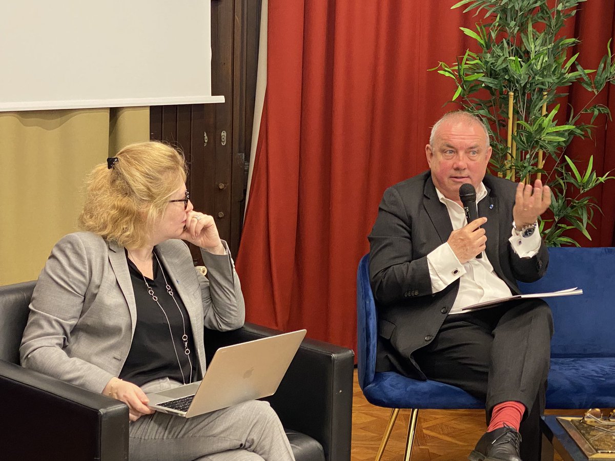 SKerbarh's tweet photo. Avec @smeritet nous poursuivons : Quelles ressources énergétiques au regard de la situation géopolitique actuelle ? @MDerdevet et Anastasiya Shapochkina @CONNECTINGPRO_ https://t.co/amCFzng0JZ