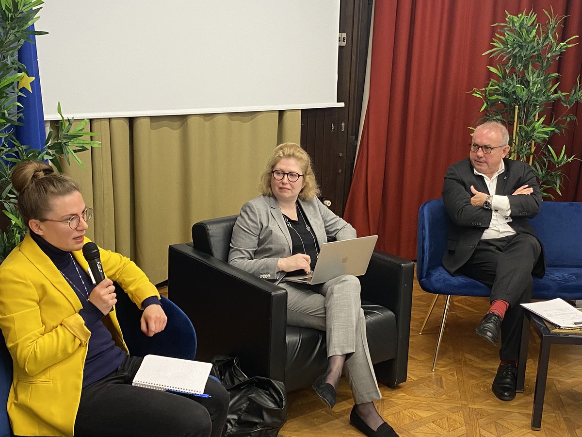 Avec <a href="/smeritet/">Sophie Méritet</a> nous poursuivons : Quelles ressources énergétiques au regard de la situation géopolitique actuelle ? <a href="/MDerdevet/">Michel Derdevet</a> et Anastasiya Shapochkina <a href="/CONNECTINGPRO_/">CONNECTINGPROPEOPLE</a>