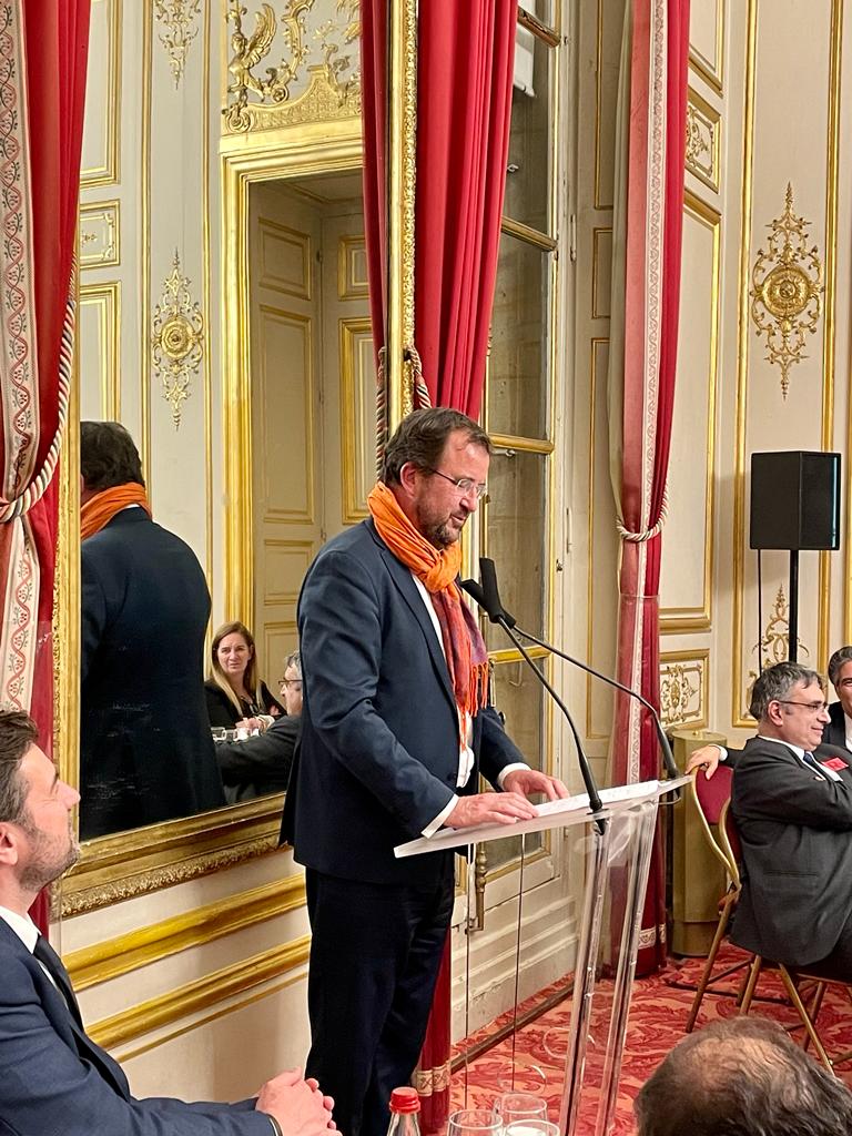 esa_alumni's tweet photo. Très beau diner au Sénat à Paris hier 19 avril avec nos alumni, amis et partenaires.
Cadre merveilleux, soirée inoubliable.
#ESABusinessSchoolAlumni #ESAAlumni #Sénat #Paris #Alumni https://t.co/8AdKBxDn15