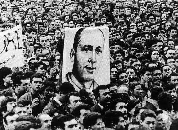 fuster_guillem's tweet photo. Avui fa 60 anys que l'Estat franquista assassinà Julian Grimau, militant comunista i antifeixista.
Tot el Consell de Ministres del dictador va signar la pena de mort, entre ells Manuel Fraga.
#NoOblidem
#NoPerdonem https://t.co/9yznMRnMp1
