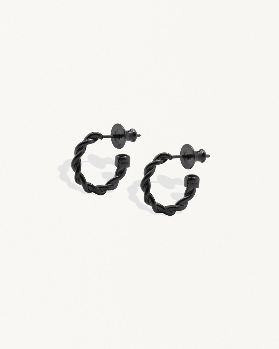 forsomeone_001's tweet photo. TWIST EARRINGS BLACK
JEWELRY COLLECTION
ONLINESTORE
https://t.co/PtiepQ7eEx
FLAGSHIP STORE
℡ 03-5708-5838
#forsomeone
#forsomeonebyone
#22FW https://t.co/U8dxXrKyor