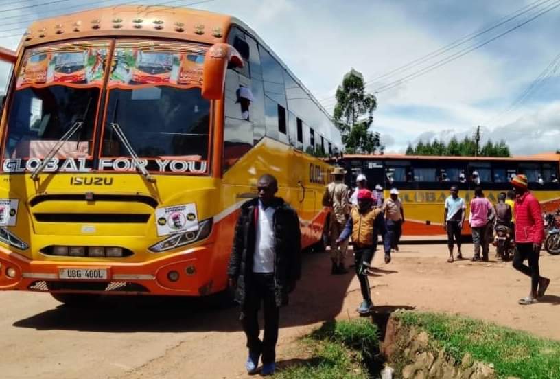 Namutyaba1's tweet photo. Like father like son #Bus strategy has begun so early😏.Musevenism must end. Stop wasting tax payer's money.
#Kabale https://t.co/xqPnVHQ04s