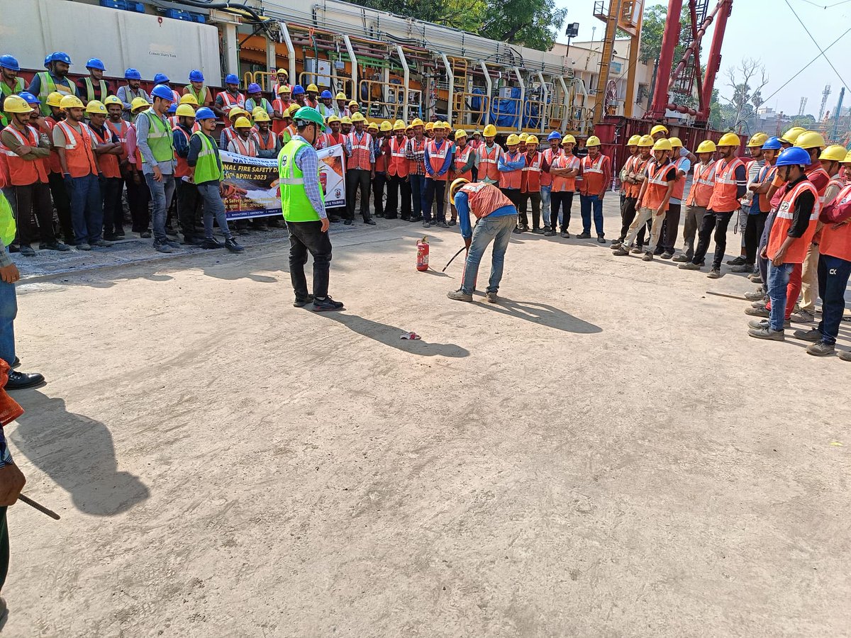 DmrcPatna's tweet photo. Stay Safe and Alert!  
 #FireSafetyWeek2023 from 14th-20th #April was observed at all #PatnaMetroProject sites to raise awareness about fire safety measures.
#metro #Patna #safety #dmrc https://t.co/oXpy1H5f0c