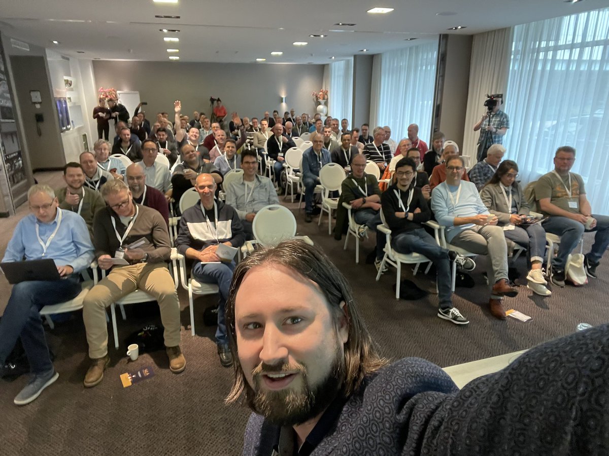 MarkRaatsWiFi's tweet photo. Kicking off the 4th #WLANL https://t.co/li521RqzQY
