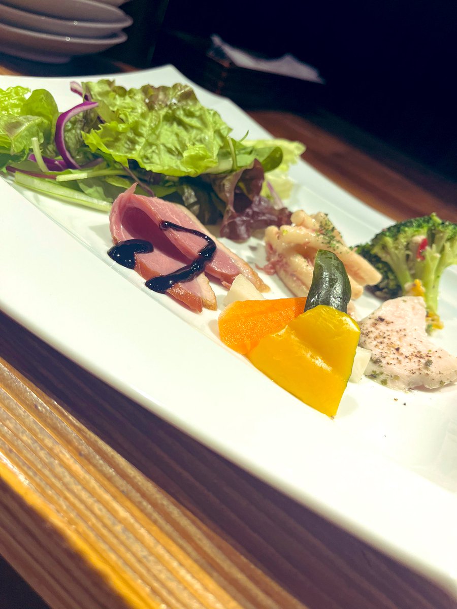 4月20日(木)17時〜ディナータイム
オープンします🍻

急に夏のような一日に、、💦
そんな日には冷えたビールと、美味しい料理で乾杯しましょう！！

#浦和
#バー
#グルメ
#ビール