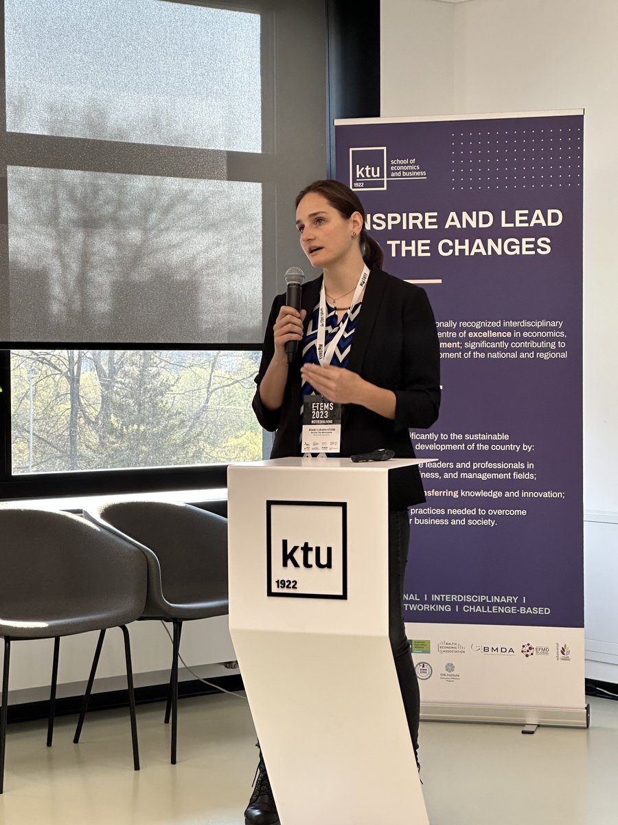 What an incredible start to the conference with our first topic!
keynote speaker Aistė Lukaševičiūtė(Head of Investment and Project Division at Kaunas City Municipality) shared fascinating insights and challenged us to think differently about projects that make the city smart(er)