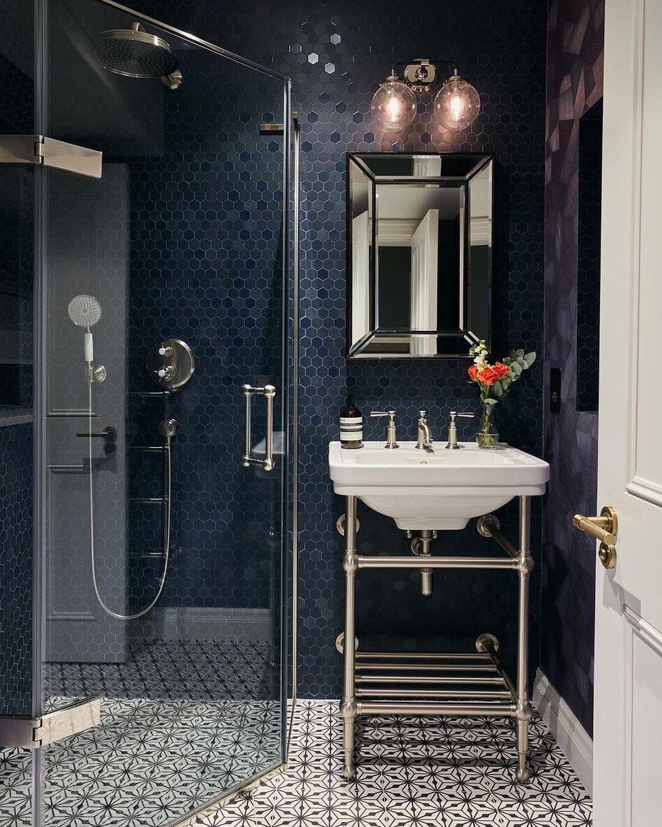 MatkiShowering's tweet photo. What a gorgeous powder room, shared by @cphartbathrooms. 

Beautifully designed by Studio Raymond Interiors, our EauZone Quintesse enclosure was chosen to give the space a walk in shower.
📸 Snook Photography 

https://t.co/q0i8134ovD

#cphart #powderroom #walkinshower https://t.co/rXIqfppiWf