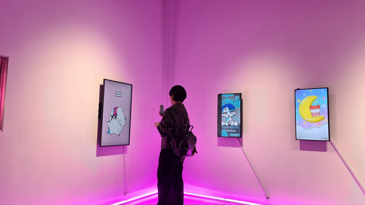 DCENTWALLETS's tweet photo. Today is the first day of the D’Cent & Wepin NFTFriends days. Great to discuss with NFT artists and visitors about NFT.
Couldn’t make it? Come join us tomorrow afternoon for those in Korea (서울시 강남구 언주로 702, 2층 STAN by B)
#NFT #NFTCommuntiy #crypto #AllInOneCard #nftart https://t.co/b0UcwpLnY2