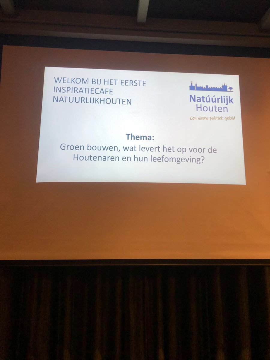 Geslaagd eerste inspiratiecafe van Natúúrlijk Houten in de Engel, Houten. Thema: Groen Bouwen, wat levert het op voor de Houtenaren en hun leefomgeving?
Bijna 60 inwoners lieten zich inspireren door 3 sprekers. Ook vanuit wetenschappelijke invalshoek werd het thema toegelicht