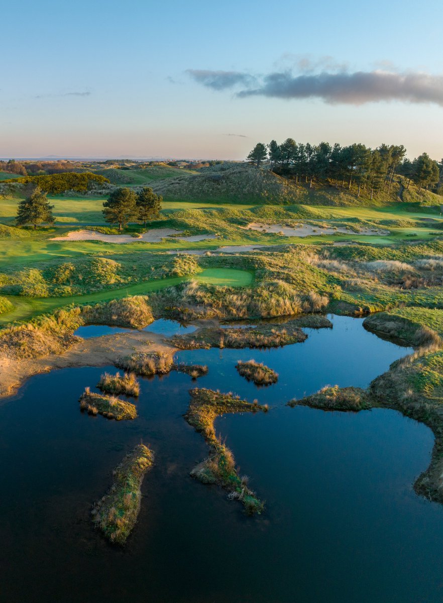 Completely re-built in 2020, the 4th hole is now a stunning par 3.
📸 <a href="/BeyondDrones/">James Hogg</a> <a href="/Hillside_Greens/">Life on the Links</a> 
#hillsidegolfclub #top100golf