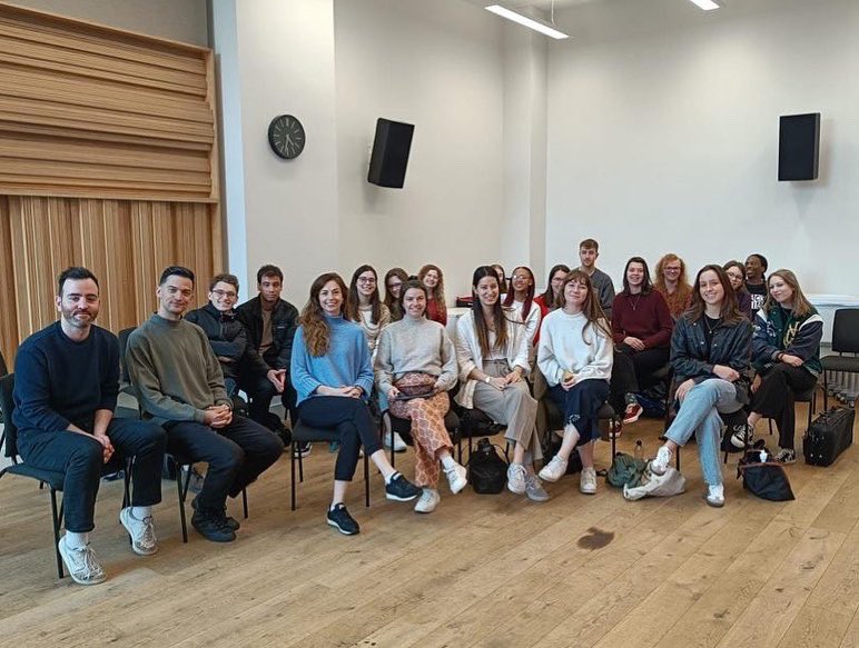 stephenupshaw's tweet photo. Wonderful returning to @birmcons yesterday with @SolemQuartet working with brilliant string students - thank you for having us! ❤️
#birminghamconservatoire #birmingham #chambermusic #solemquartet #education #university #violin #viola #cello https://t.co/JXfETU0BVi