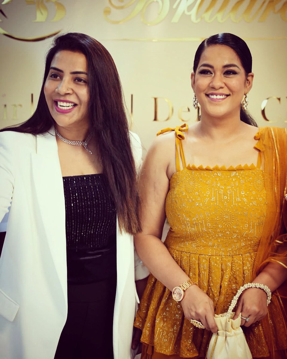 mumait's tweet image. Happy Girls Are The Prettiest Forever!! Congratulations @amrinbanu25 for The Beginnings in Ur Life 🌸. U know I’ll Always be “Very Proud of U”. Partyyyyyy!! 🥰🥰😎. 

#happygirls #goodvibes #memories #loveyourself #bestfriends #friendship #women #stayhome #summertime #sisters