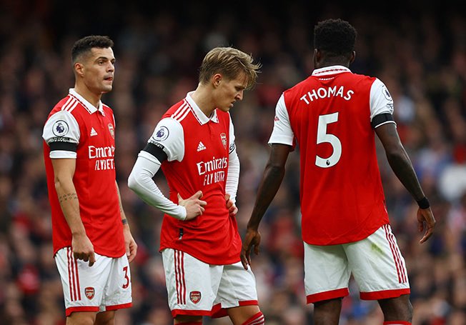 Arsenalnewschan's tweet photo. 🗣️Thierry Henry with some advice for #Arsenal: “From the Arsenal point of view, since the beginning of the season, I have been talking about emotions. You don’t win a title on emotions – you win cups – because its one game, then one game.

“38 games – you can’t be too emotional about it, but you’ve seen recently how emotional we’ve been. So far, we were not expected to be there. You still have hope, we’re still ahead, Man City still have to win games to get ahead of us. It is still there in front of you, but get rid of the emotional part of the game.”