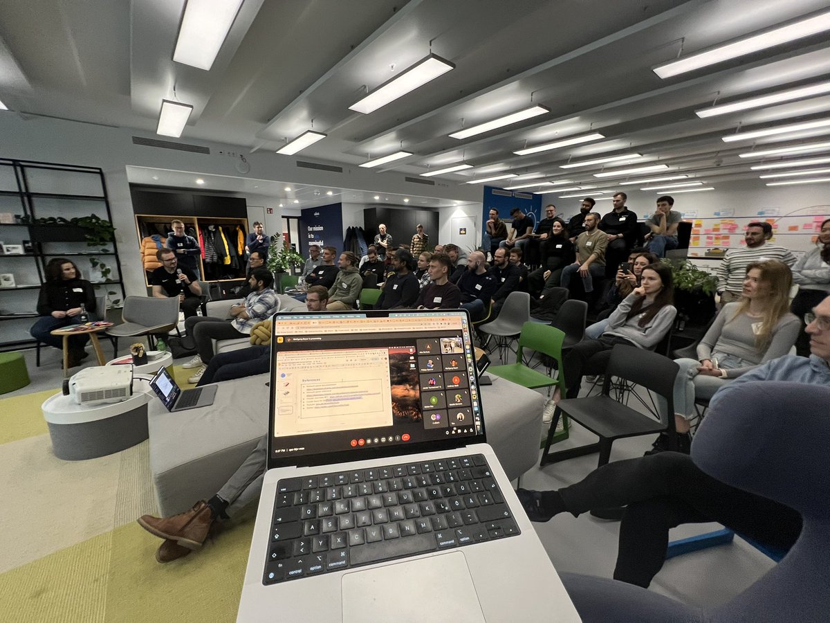 FrontMuc's tweet image. Thanks amazing speakers @bmeurer @PhilippSpo and Wolfgang Beyer for sharing your knowledge with #community and @celebrate_com for your hospitality 🫰🤝🙌 

40 people on-site and ~20 online. #hybrid format rocks!