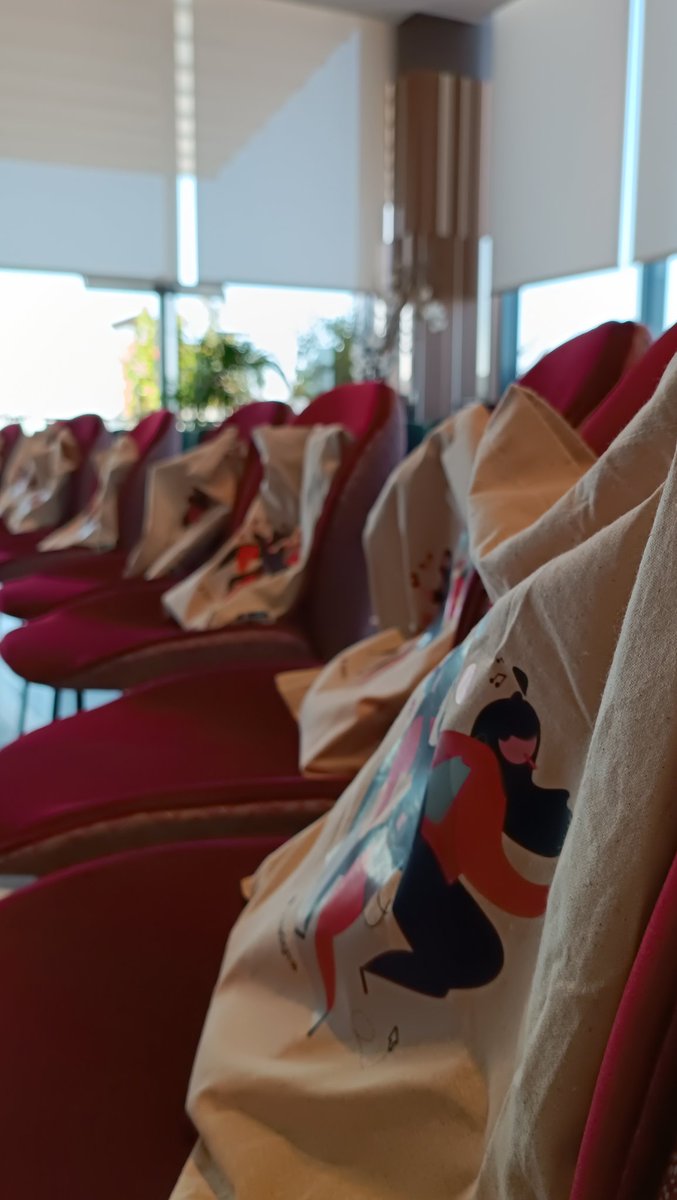 paradigmate's tweet photo. Hoy celebramos nuestro primer #TechBrunch del año para hablar, junto a @RedHatIberia e @IndraCompany, de #PlatformEngineering y de cómo esta disciplina nos ayuda a crear productos y servicios de alta calidad.
¡Arrancamos en breve! 🚀 https://t.co/gG99vk9p7L