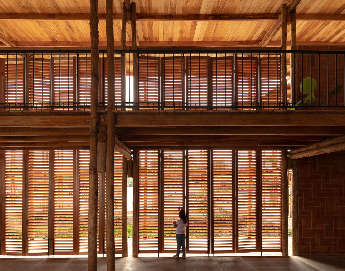 lopedetoledo's tweet photo. Hoy, en #JuevesDeArquitectura, una comunidad artesanal para mujeres: Centro Las Tejedoras de Natura Futura Arquitectura + Juan Carlos Bamba. (Ecuador, 2023) 📷: JAG Studio. https://t.co/cKxiisEEdD