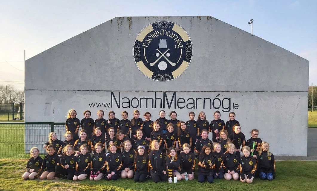 naomhmearnog's tweet photo. Our U10 girls team were delighted to pose for a group photo after training last night in their new tops, kindly sponsored by Twin Oak Tree Care🙌🏼 https://t.co/cr2AxC6Rib
