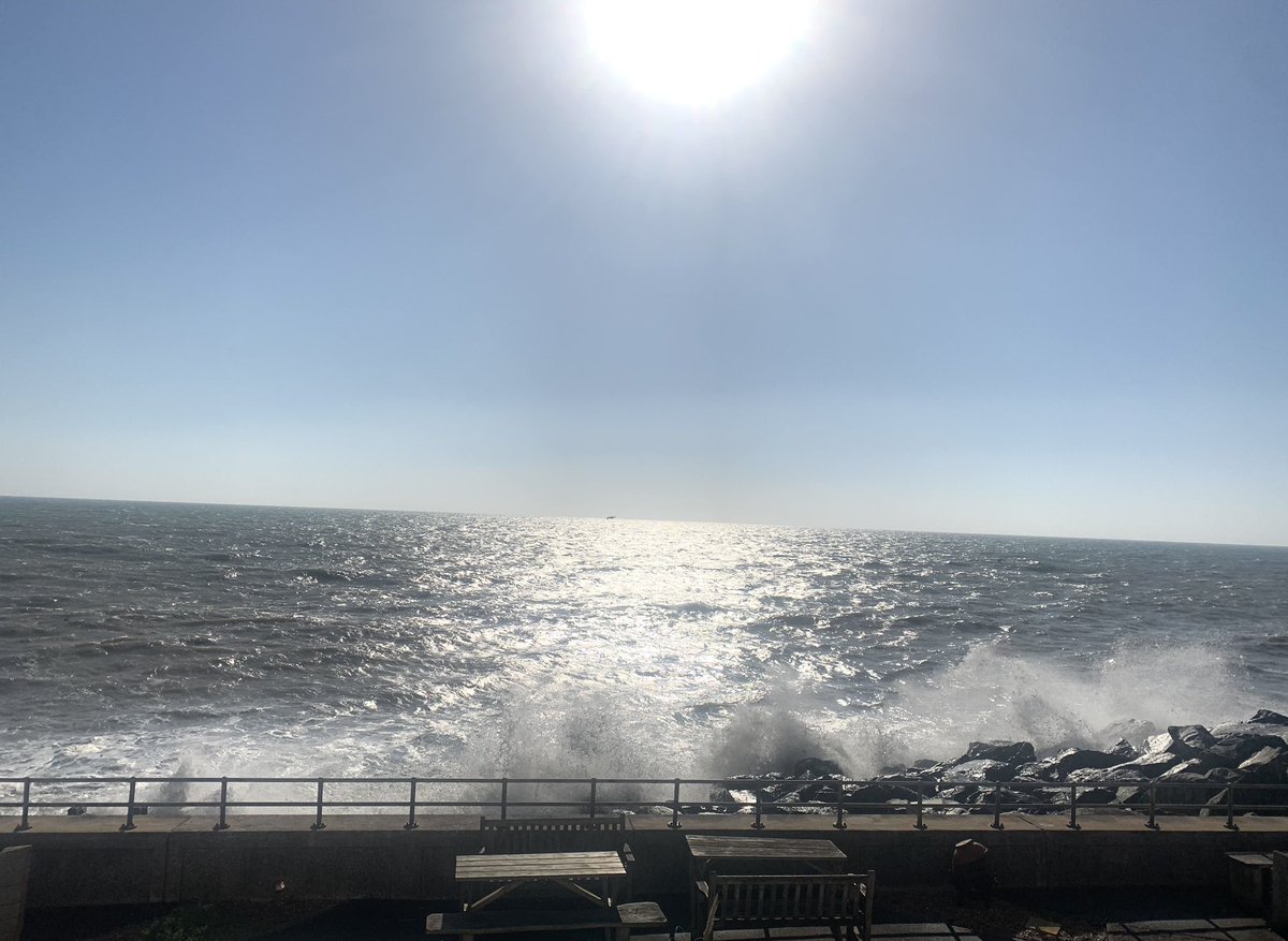 martharoberts's tweet photo. Morning view #Beesands #Devon https://t.co/ZmUg7fiMzr