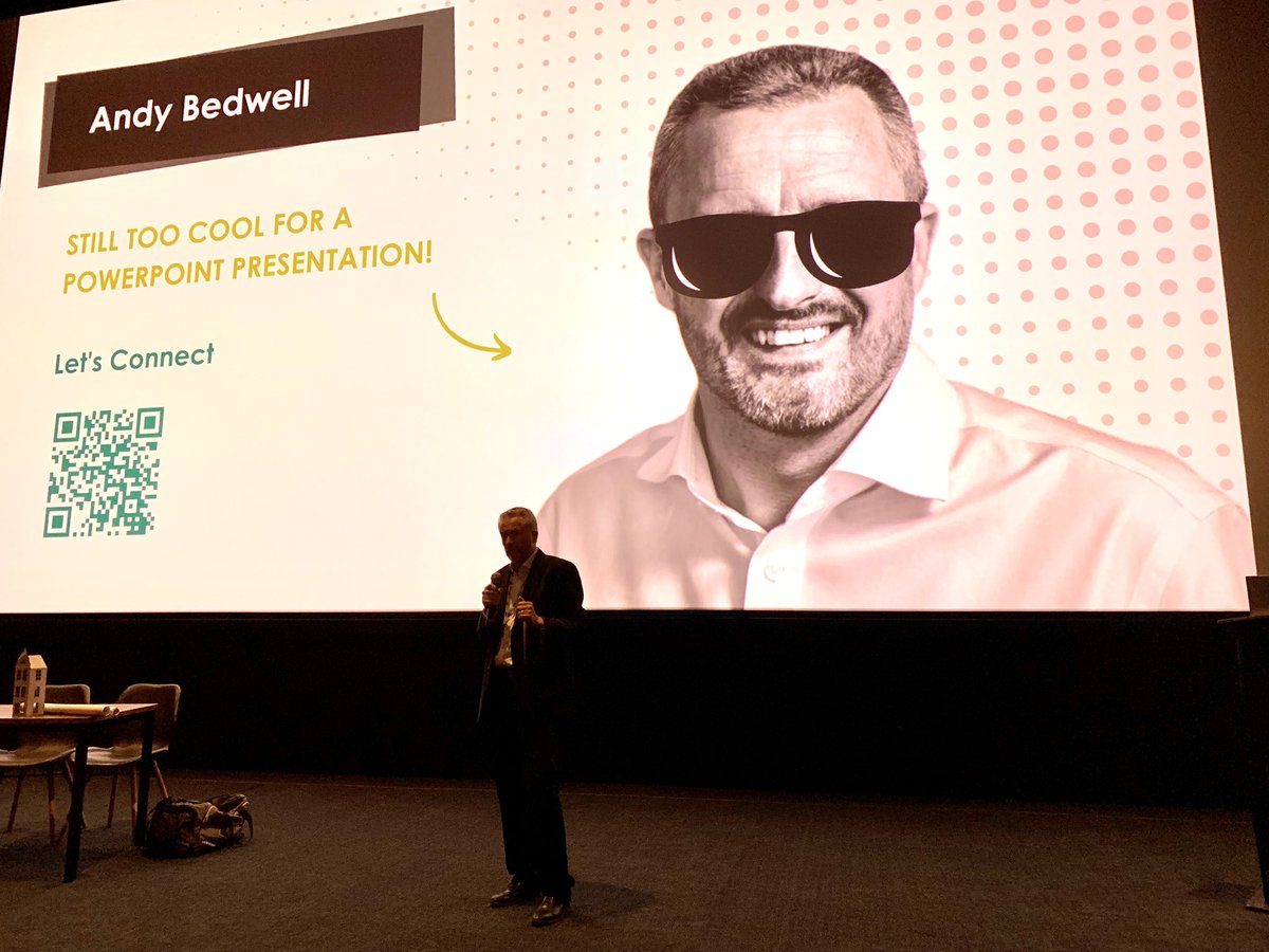 Who’s too cool 😎 for a PowerPoint? It’s #BIGBuzzOx speaker @AndyBedwell from Point of Difference talking to us about thriving & keeping the momentum during tough times. Tip: have a plan, & do something to action in everyday.