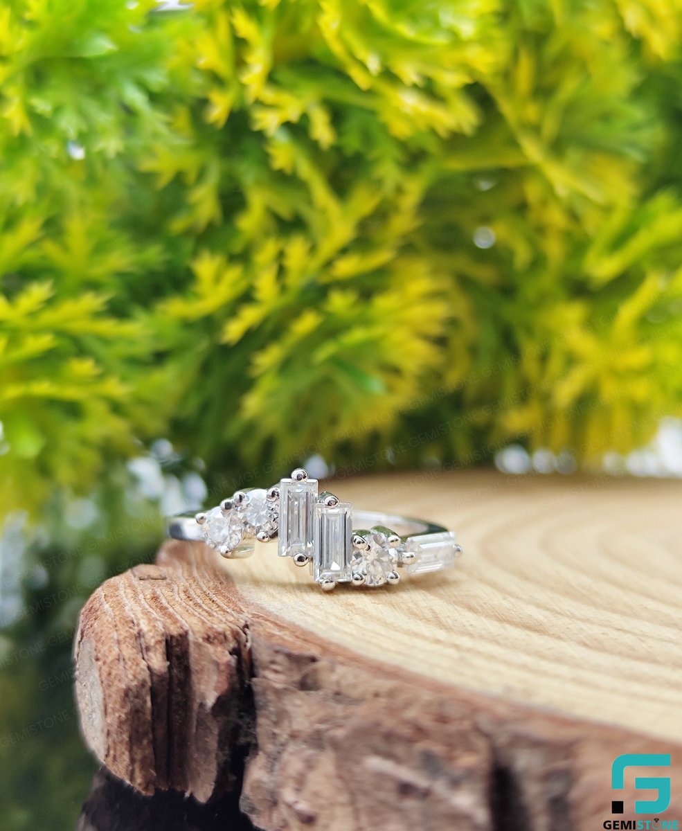 gemistones's tweet image. Baguette Cut &amp;amp; Round Moissanite Curved Stacking Band!!

Get It here;🌎 bit.ly/40wTrYc

#gemistone #stackingband #weddingband #baguette #curvedband #vshapeband #giftforher #MothersDay #mothersdaygift #FreeShipping
