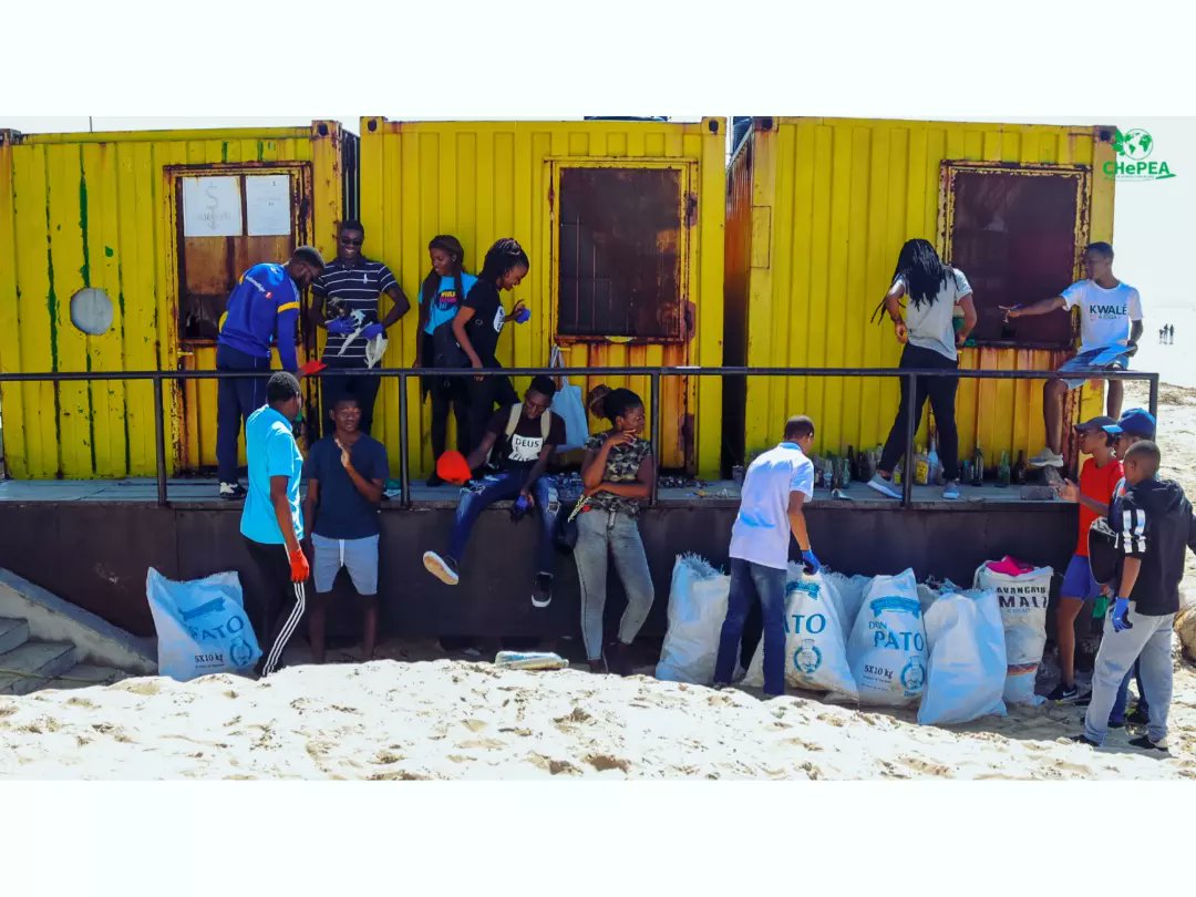 chepeaprogram's tweet photo. "On Saturday of March 11, 2023, we had our 2023's second #CleanUp activity at the Costa do Sol #beach in Maputo, Mozambique-🇲🇿. 15 volunteers were present."
#ActNow
#letsdoitworld
#savetheplanet
#chepeaistwo🎊
#chepeaprogram🌍
#allofushavearoletoplay
#chepeaprogramactivities https://t.co/m8xLM7GVVF