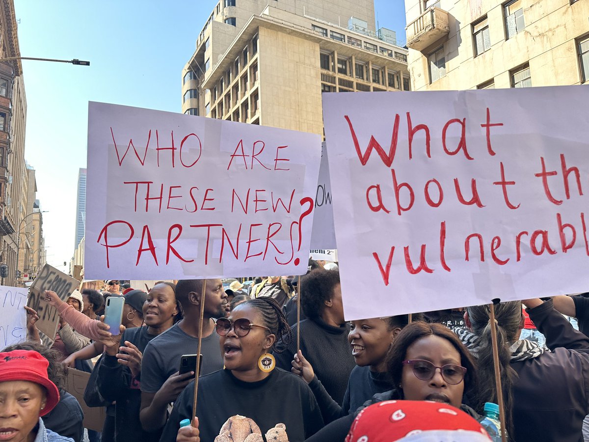 RefiloeNtsekhe's tweet photo. NPO’s for Older Persons, Persons with Disabilities, CYCC’s (Orphanages)  &amp; HIV/ AIDS picketing for continued funding outside the Department of Gauteng Social Development. MEC’s staff have closed the door and won’t listen! https://t.co/lBge0zpkkQ