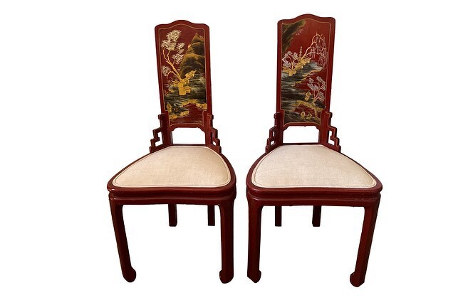 Fabulously stylish pair of French Chinoiserie side chairs in the style of the Art Deco period.

Dating to the 1930s, these highly decorative red lacquer chairs are beautifully ornamented with Chinese blossoms and landscape scenes.

They have been upholst… instagr.am/p/CrQCmvEIQb1/